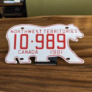 Vintage NORTHWEST TERRITORIES POLAR BEAR LICENSE PLATE W/NWT 1981 Tag #10-989